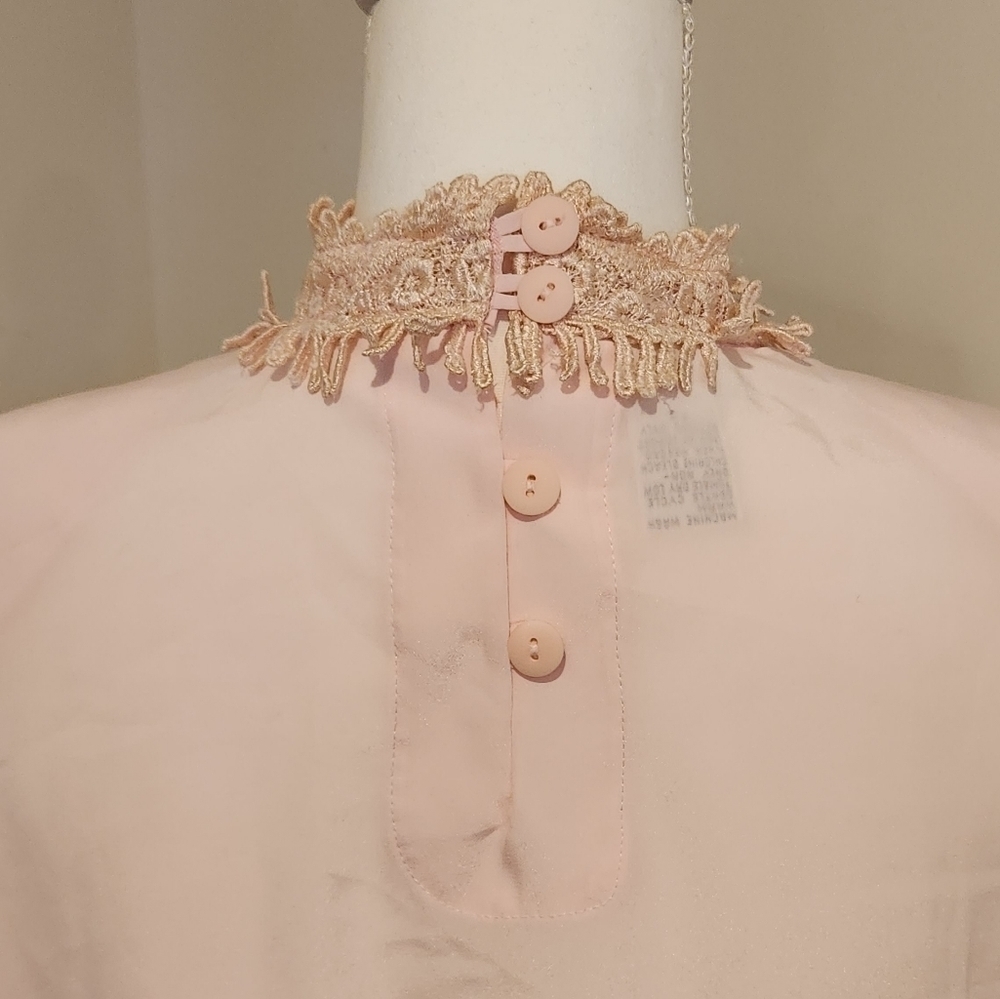 Vintage Worthington Womens's Light Pink Blouse with Lace detail, size 8 - Picture 6 of 12